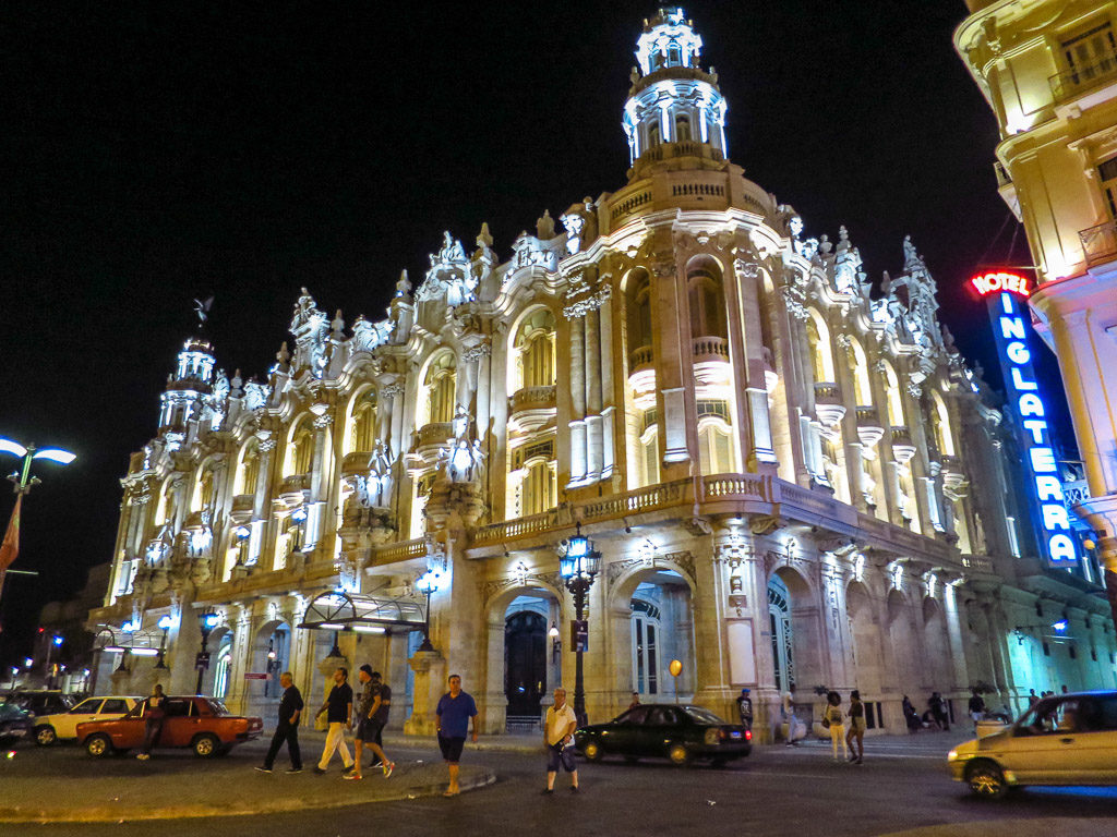 Gran Teatro havana at night